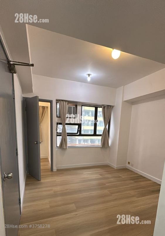 Tak Fu Building Sell 1 Bedroom , 1 Bathroom 282 ft²