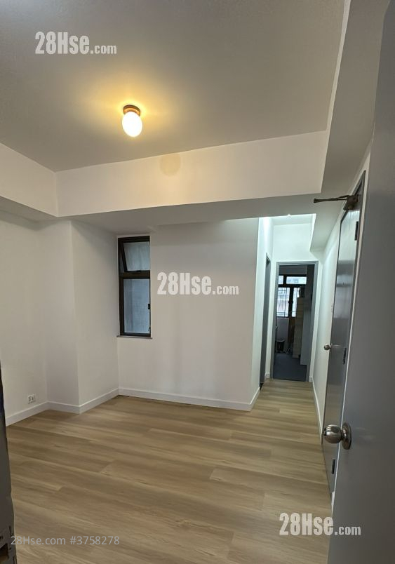 Tak Fu Building Sell 1 Bedroom , 1 Bathroom 282 ft²