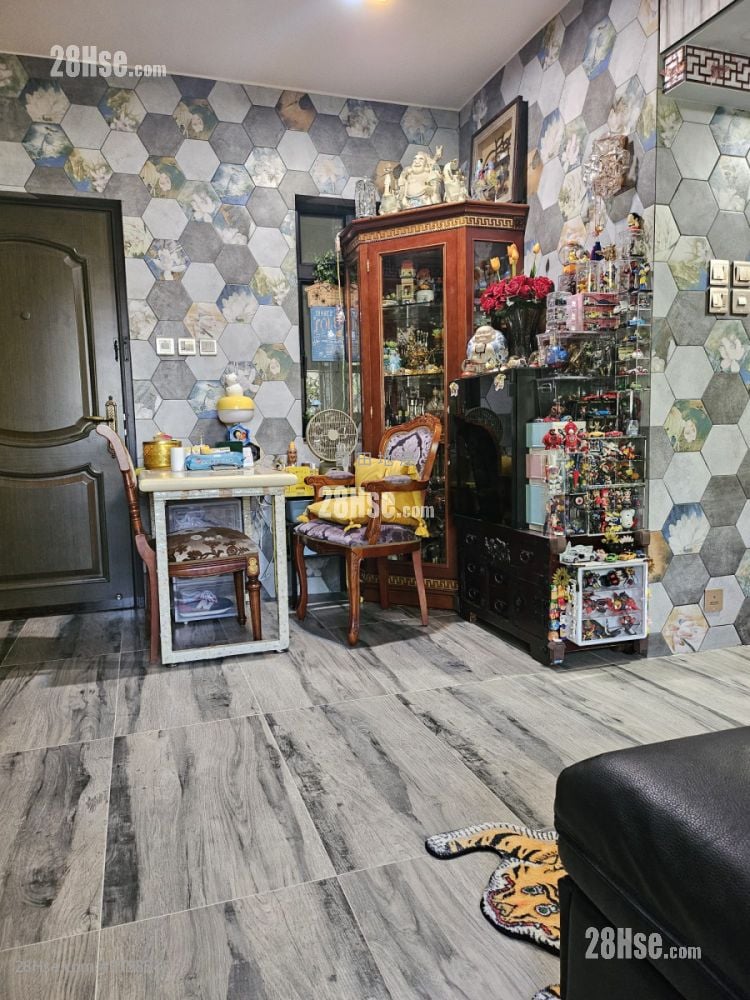 Connie Towers Sell 2 Bedrooms 435 ft²