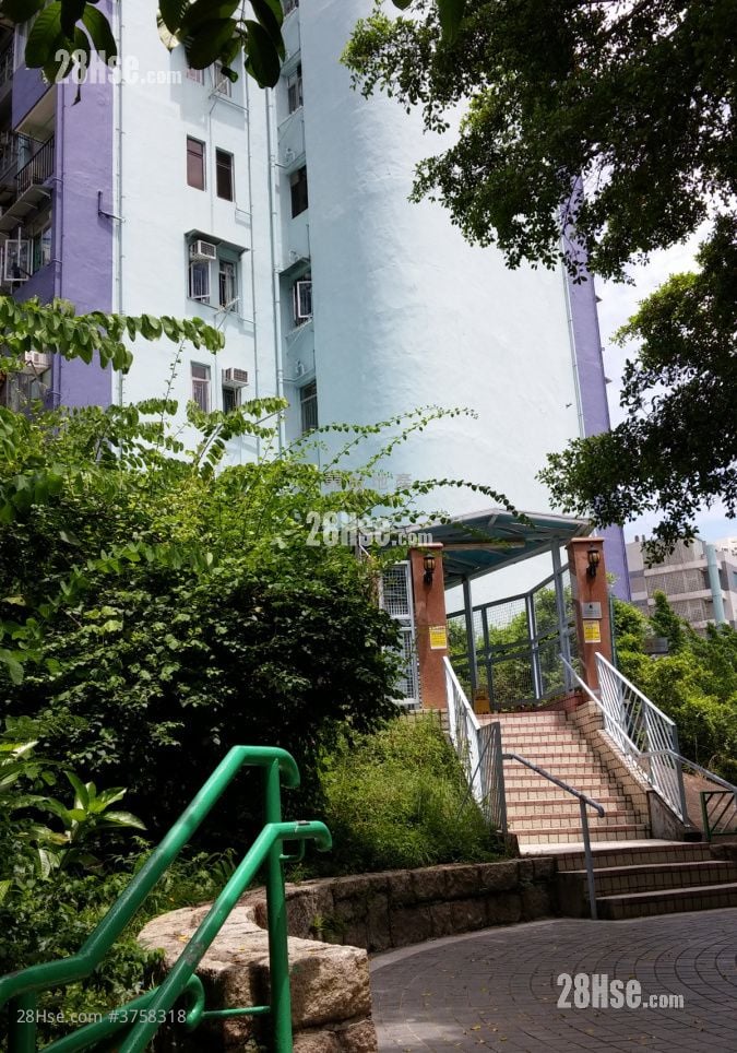 观塘大厦 售盘 3 房 , 2 浴室 397 平方尺