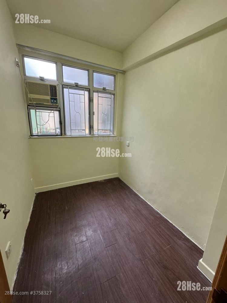 富贵大厦 租盘 2 房 304 平方尺