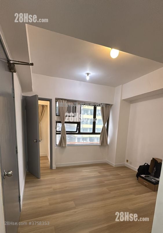 Tak Fu Building Sell 1 Bedroom , 1 Bathroom 282 ft²