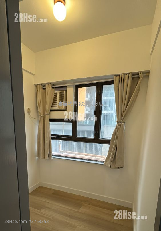 Tak Fu Building Sell 1 Bedroom , 1 Bathroom 282 ft²