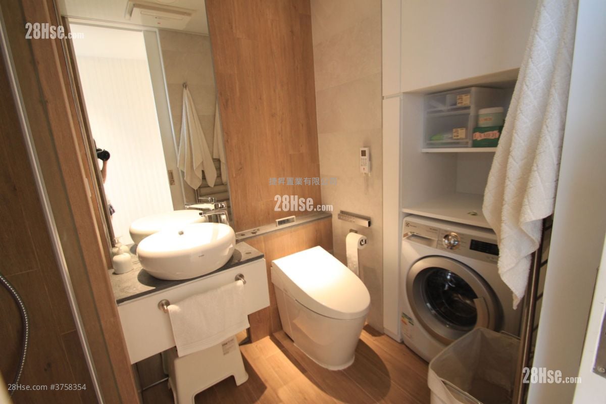 The Metropolis Residence Sell 1 Bedroom , 1 Bathroom 470 ft²