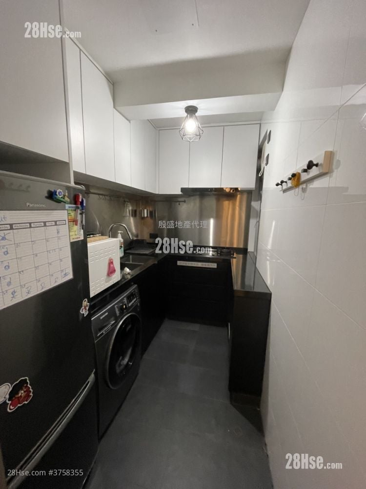 Ka Shun Court Sell 2 Bedrooms , 1 Bathroom 449 ft²