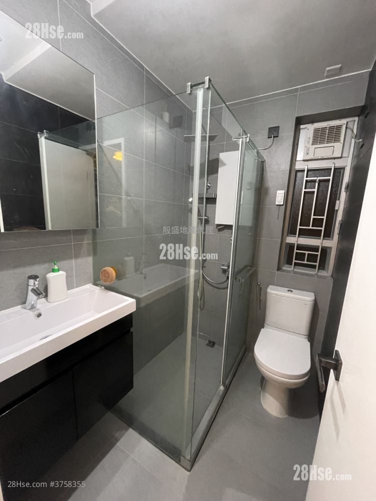 Ka Shun Court Sell 2 Bedrooms , 1 Bathroom 449 ft²