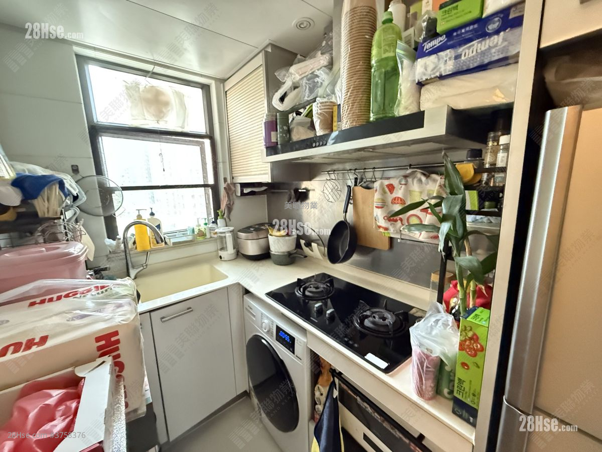 Yoho Midtown Sell 2 Bedrooms , 1 Bathroom 435 ft²