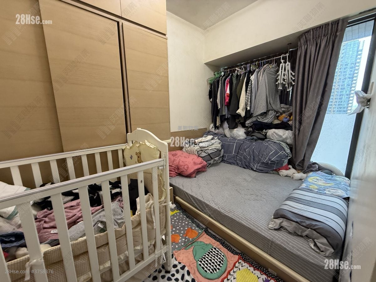 Yoho Midtown Sell 2 Bedrooms , 1 Bathroom 435 ft²