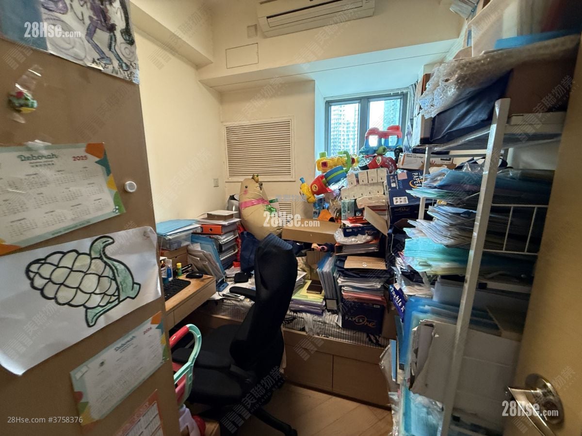 Yoho Midtown Sell 2 Bedrooms , 1 Bathroom 435 ft²