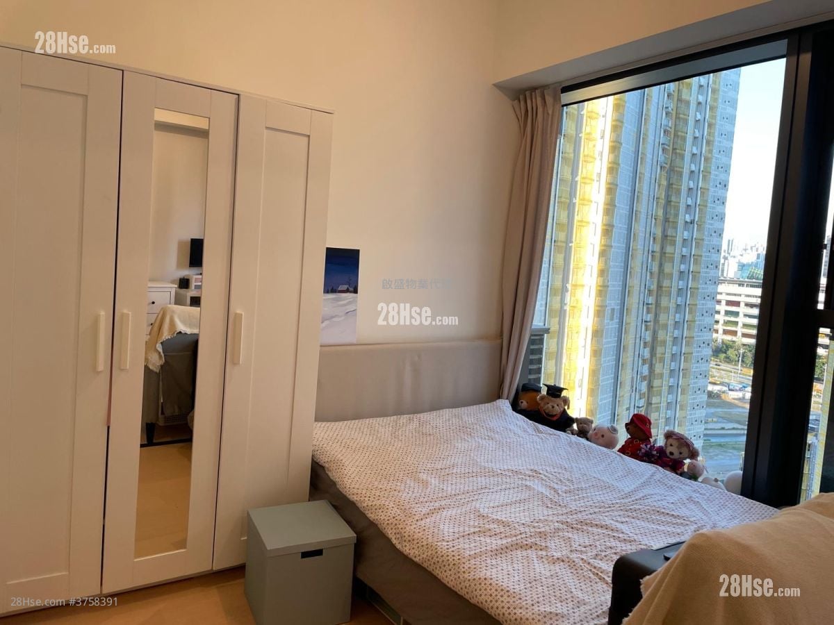 K. Summit Sell Studio , 1 Bathroom 287 ft²