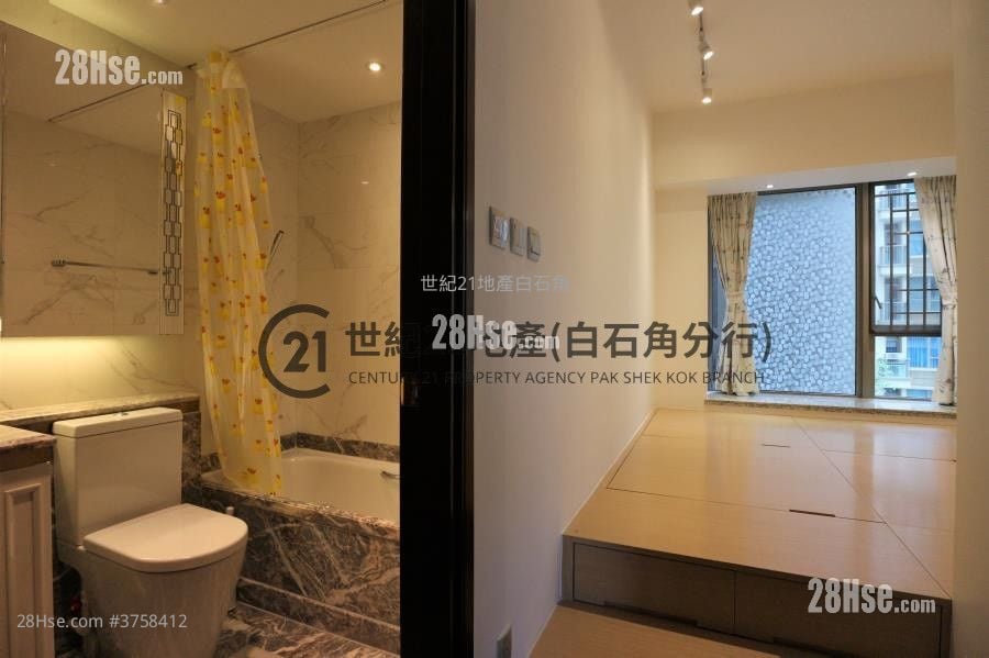 Mayfair By The Sea Rental 4 Bedrooms , 3 Bathrooms 1,400 ft²