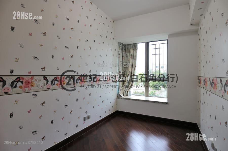 Mayfair By The Sea Rental 4 Bedrooms , 3 Bathrooms 1,400 ft²