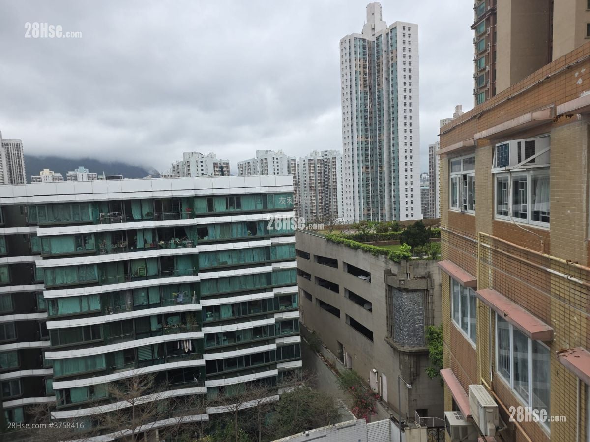 雅华阁 售盘 5+ 房 , 2 浴室 930 平方尺