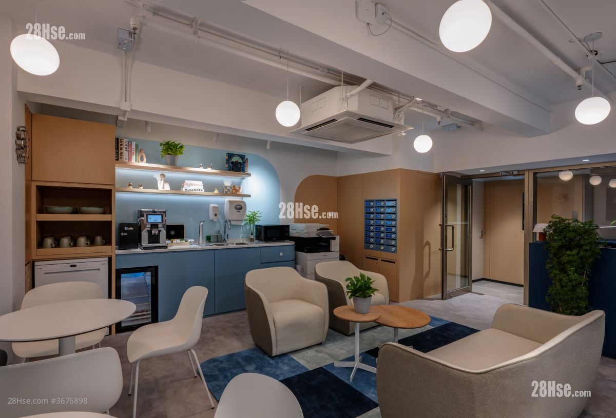 德輔道中心 租盤 10,915 平方呎