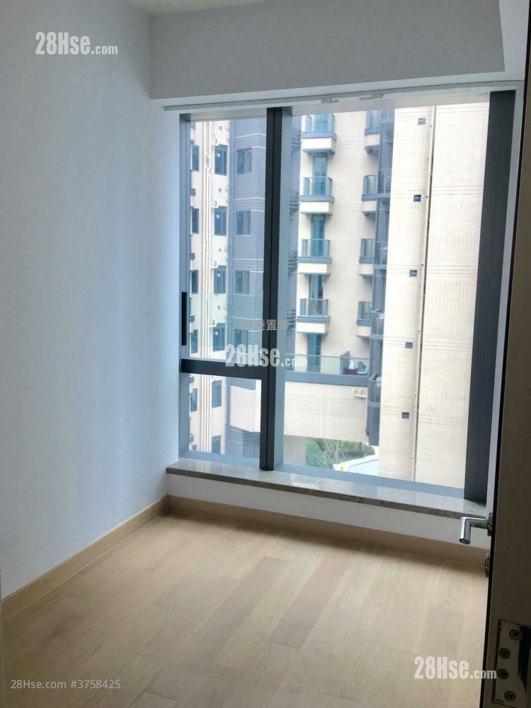 Capri Sell 1 Bedroom , 1 Bathroom 372 ft²