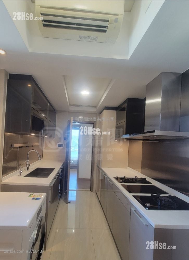 Cullinan West Sell 4 Bedrooms , 3 Bathrooms 1,214 ft²