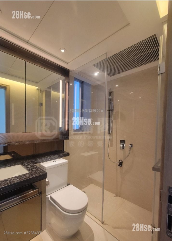 Cullinan West Sell 4 Bedrooms , 3 Bathrooms 1,214 ft²