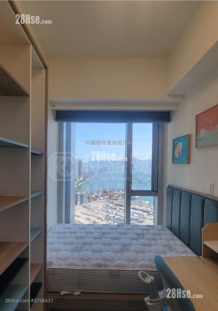 Cullinan West Sell 4 Bedrooms , 3 Bathrooms 1,214 ft²