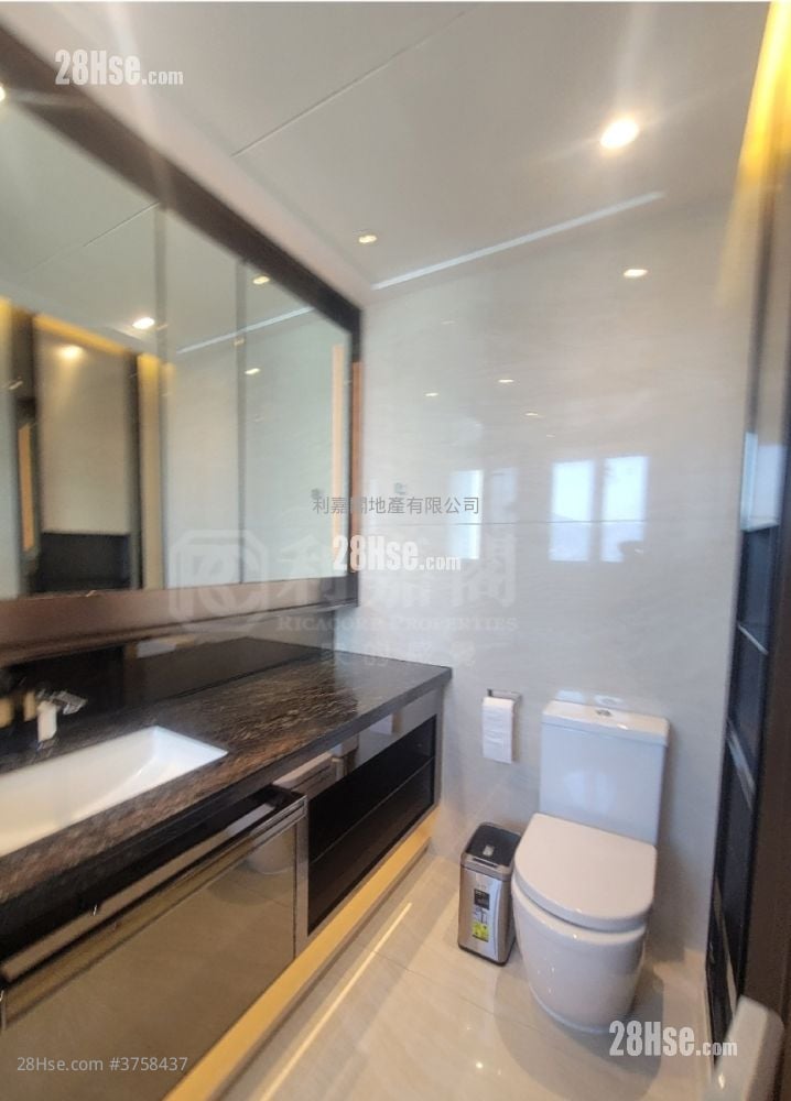 Cullinan West Sell 4 Bedrooms , 3 Bathrooms 1,214 ft²