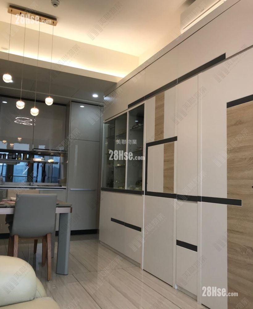 Cullinan West Sell 2 Bedrooms 440 ft²