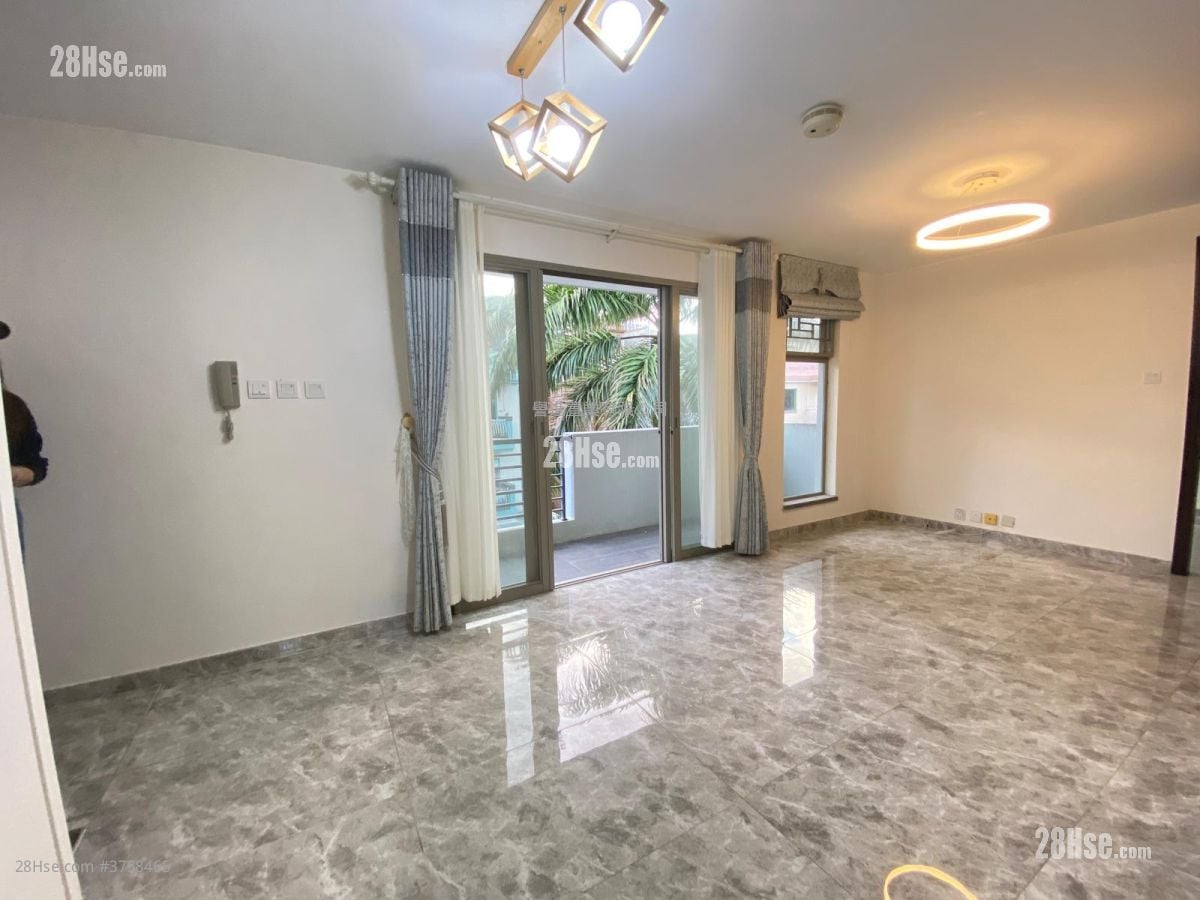 村屋 租盘 3 房 , 2 浴室 700 平方尺