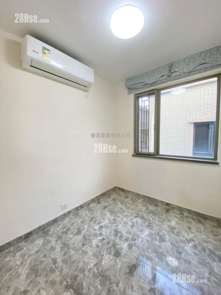 村屋 租盘 3 房 , 2 浴室 700 平方尺