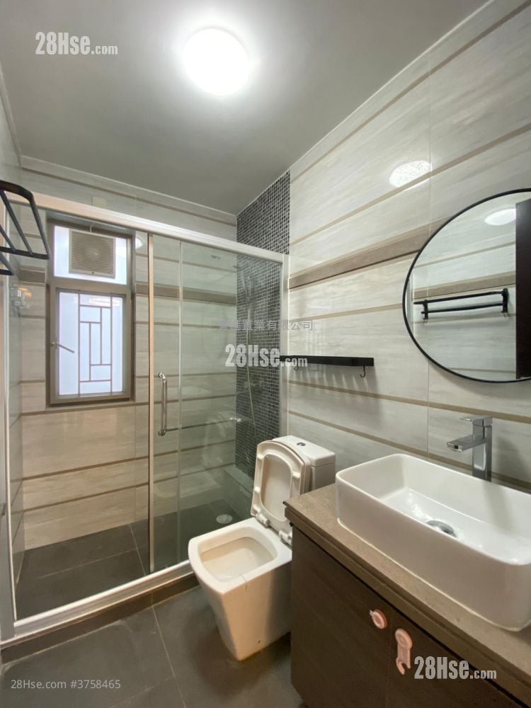 村屋 租盘 3 房 , 2 浴室 700 平方尺