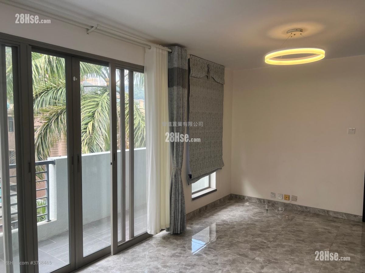 村屋 租盘 3 房 , 2 浴室 700 平方尺