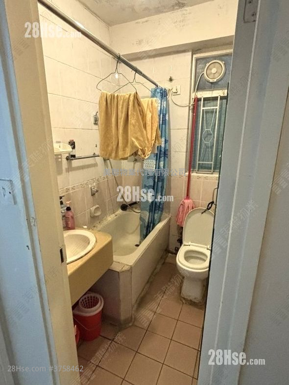 Bauhinia Garden Sell 2 Bedrooms , 1 Bathroom 431 ft²