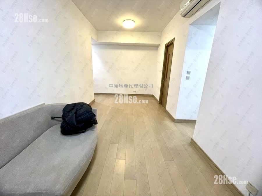 The Reach Sell 3 Bedrooms , 1 Bathroom 660 ft²