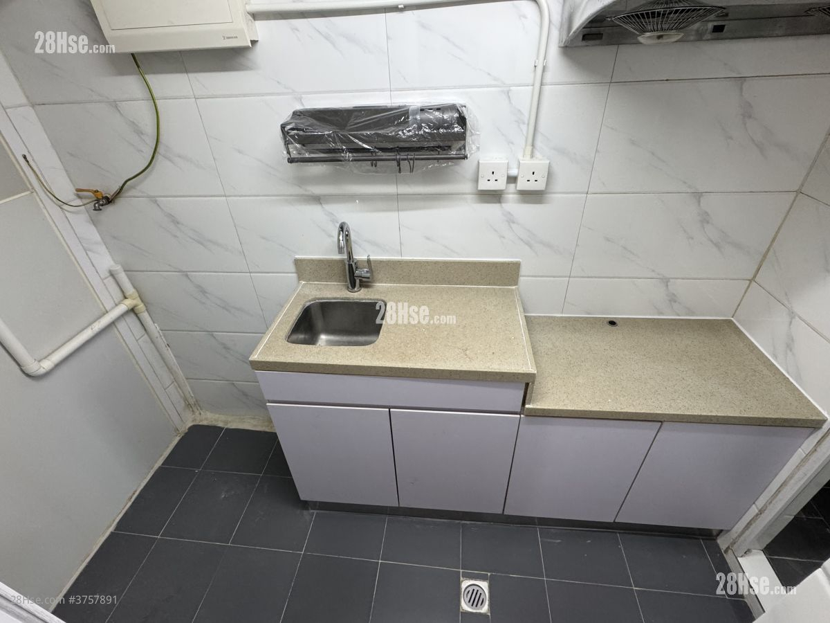 鍾屋村 租盤 2 房 , 1 浴室 400 平方呎