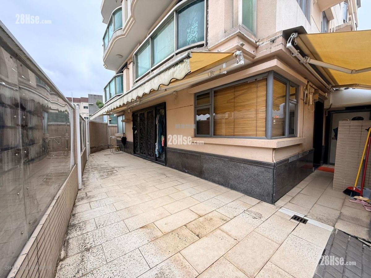 村屋 售盘 4 房 , 3 浴室 1,400 平方尺