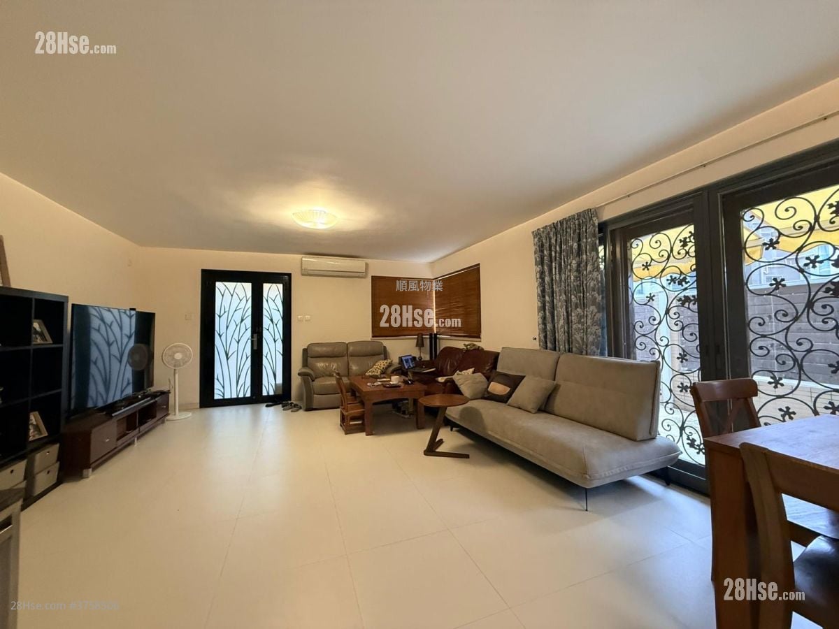 村屋 售盘 4 房 , 3 浴室 1,400 平方尺