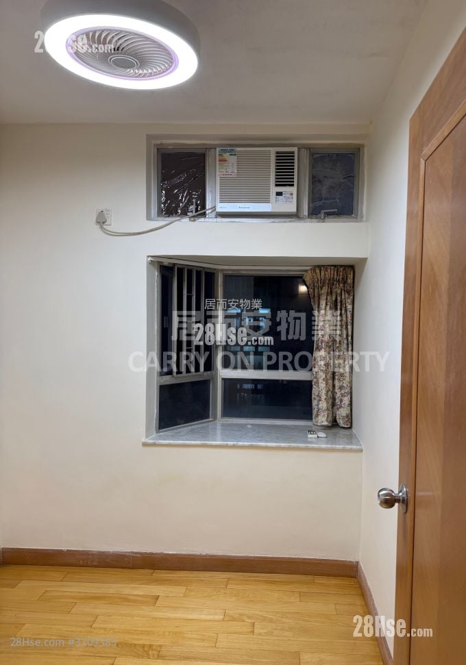 Riviera Gardens Rental 3 Bedrooms , 1 Bathroom 558 ft²