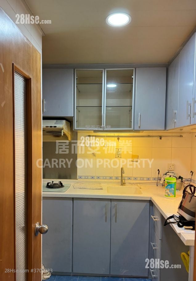 Riviera Gardens Rental 3 Bedrooms , 1 Bathroom 558 ft²