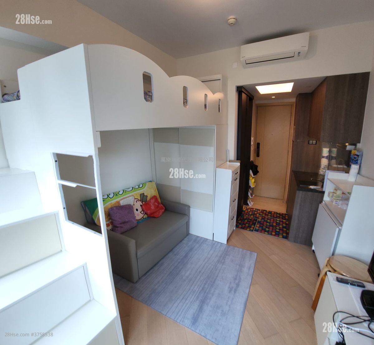 Novum West Sell Studio , 1 Bathroom 223 ft²