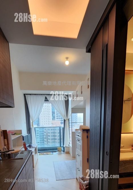 Novum West Sell Studio , 1 Bathroom 223 ft²