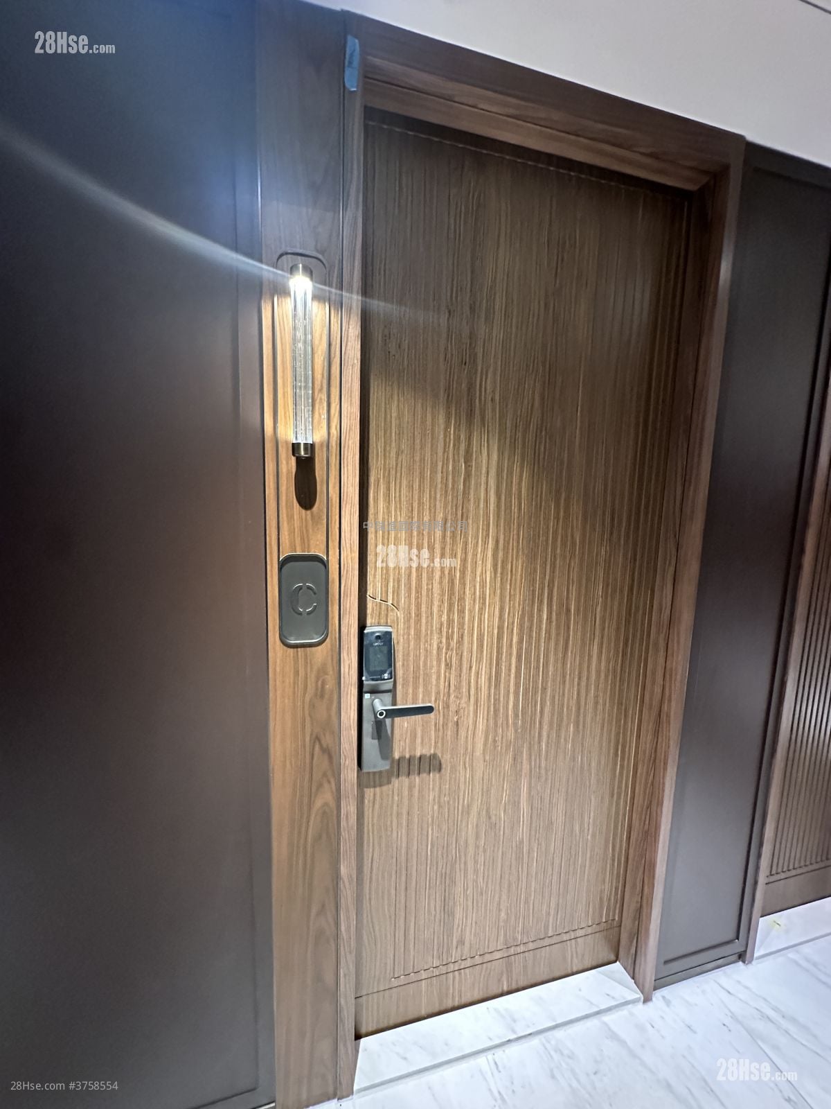 Topside Residence Rental 2 Bedrooms , 1 Bathroom 414 ft²