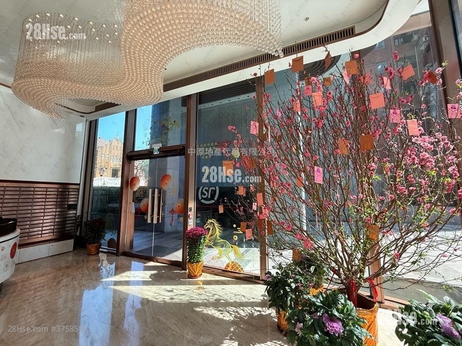 128 Waterloo Sell 4 Bedrooms 1,258 ft²