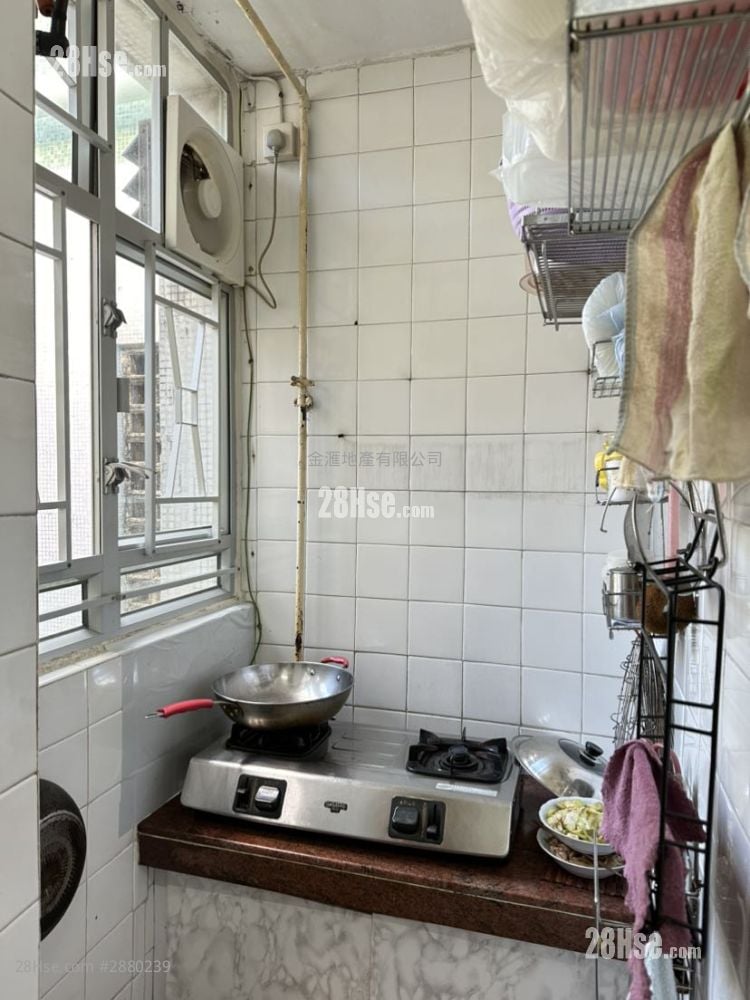 黄大仙下邨 售盘 2 房 , 1 浴室 377 平方尺