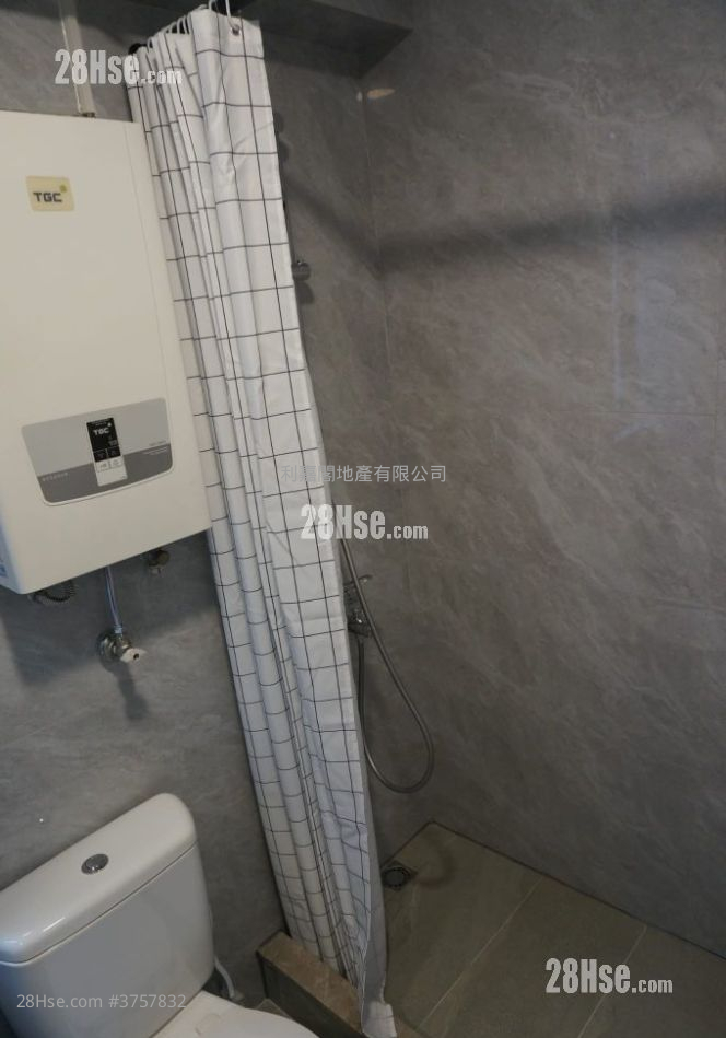 Kornhill Sell 2 Bedrooms , 1 Bathroom 499 ft²