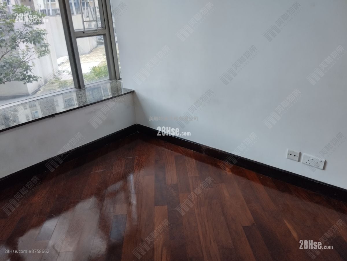 Tseung Kwan O Plaza Sell 2 Bedrooms , 1 Bathroom 456 ft²