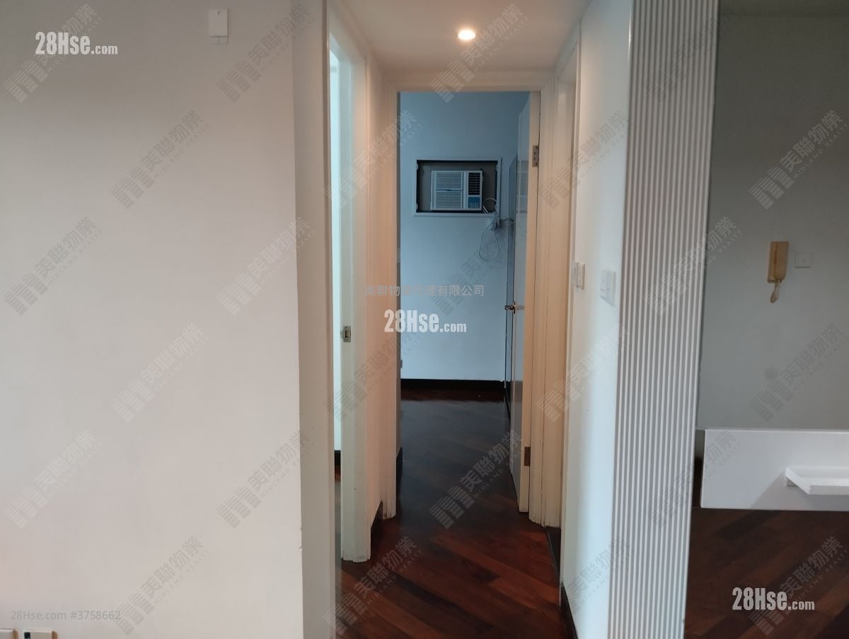 Tseung Kwan O Plaza Sell 2 Bedrooms , 1 Bathroom 456 ft²