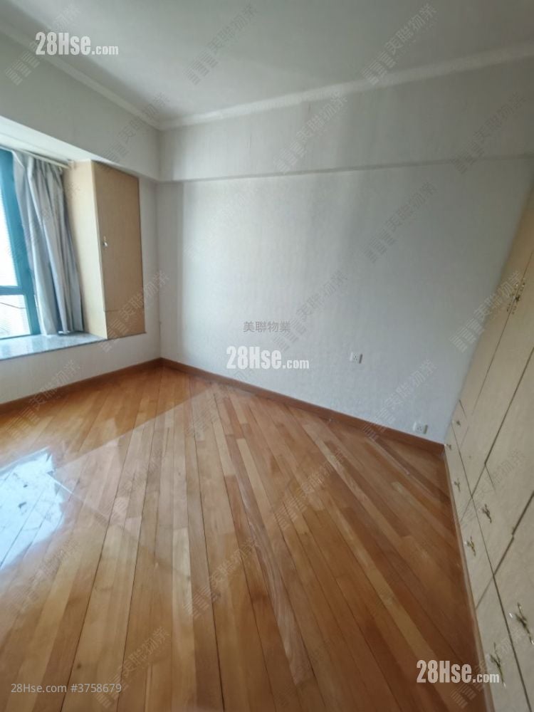 Grand Del Sol Sell 3 Bedrooms , 2 Bathrooms 739 ft²