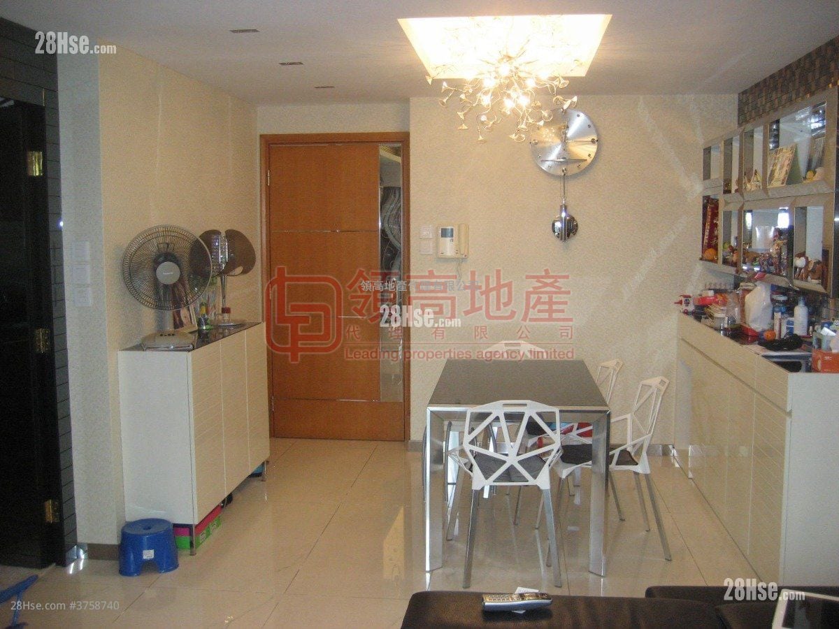 The Arch Sell 3 Bedrooms , 2 Bathrooms 969 ft²