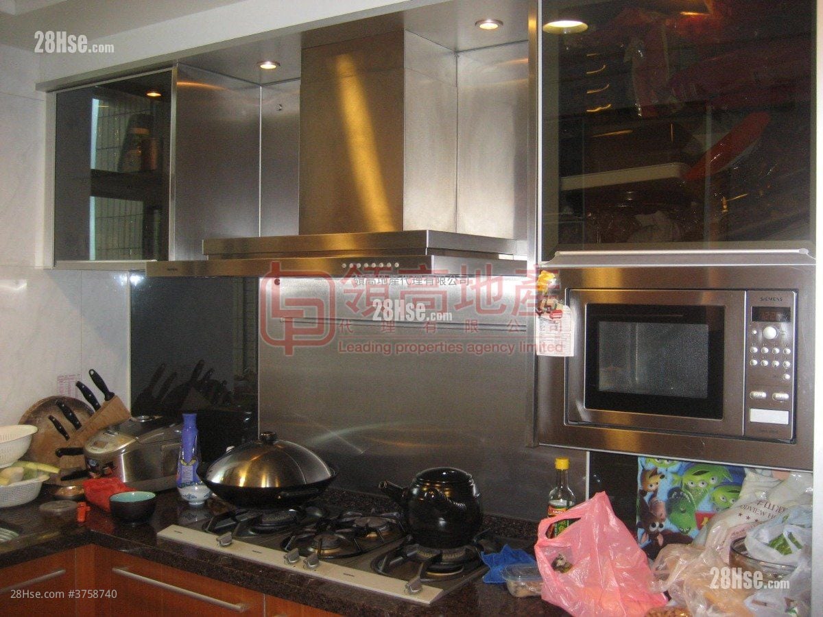 The Arch Sell 3 Bedrooms , 2 Bathrooms 969 ft²