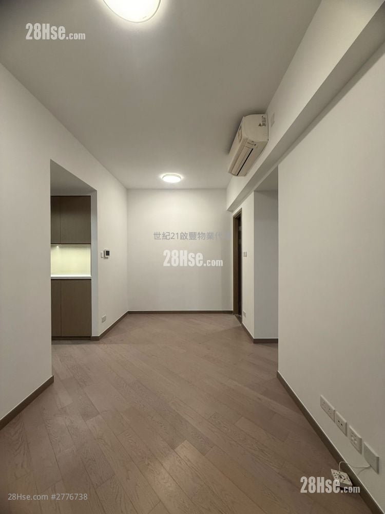 Upper River Bank Rental 2 Bedrooms , 1 Bathroom 479 ft²