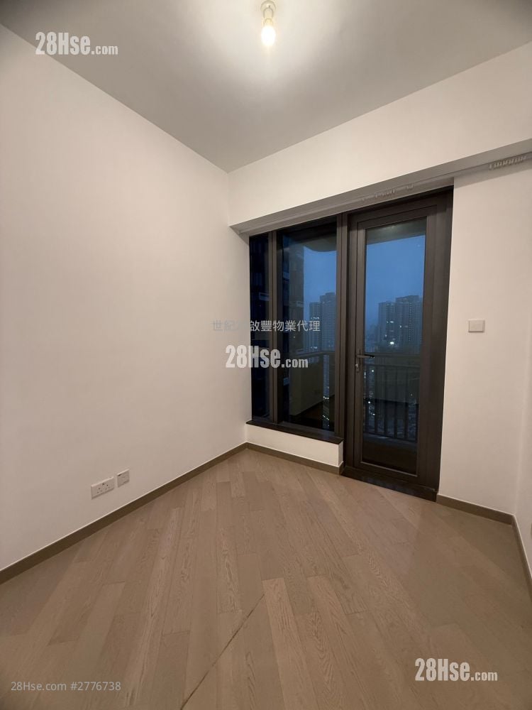 Upper River Bank Rental 2 Bedrooms , 1 Bathroom 479 ft²