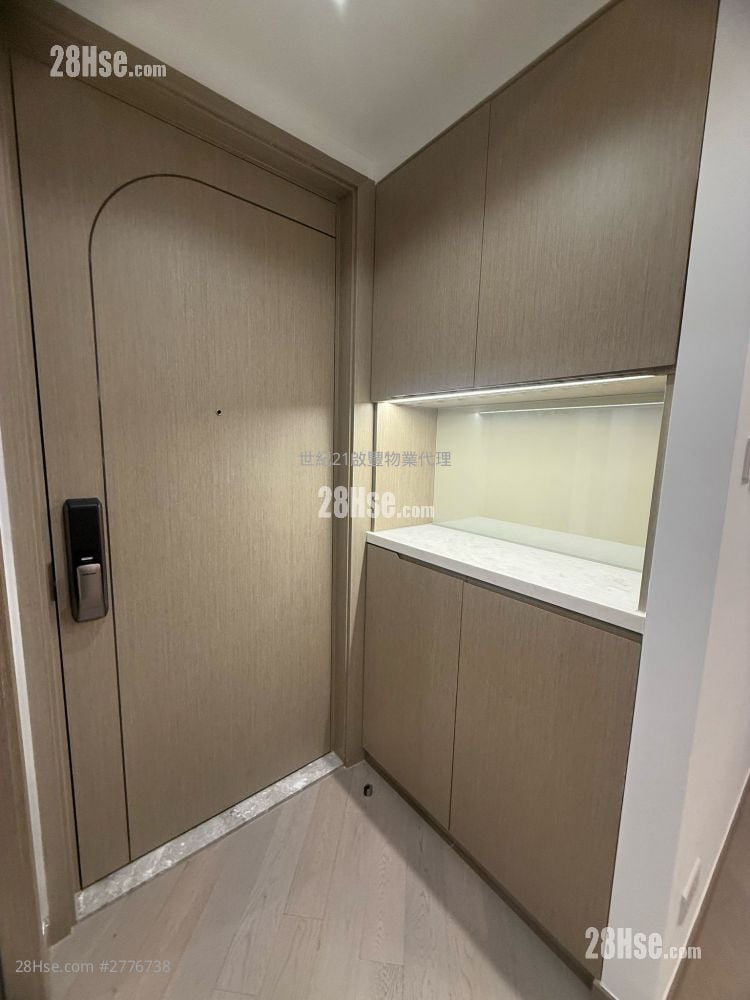 Upper River Bank Rental 2 Bedrooms , 1 Bathroom 479 ft²