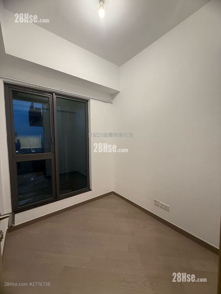 Upper River Bank Rental 2 Bedrooms , 1 Bathroom 479 ft²